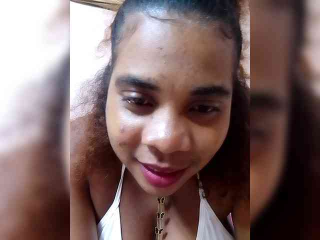 AlineEdena webcam
