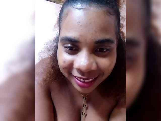 AlineEdena webcam