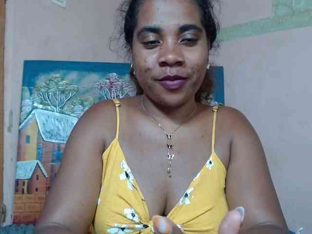 AlineEdena webcam
