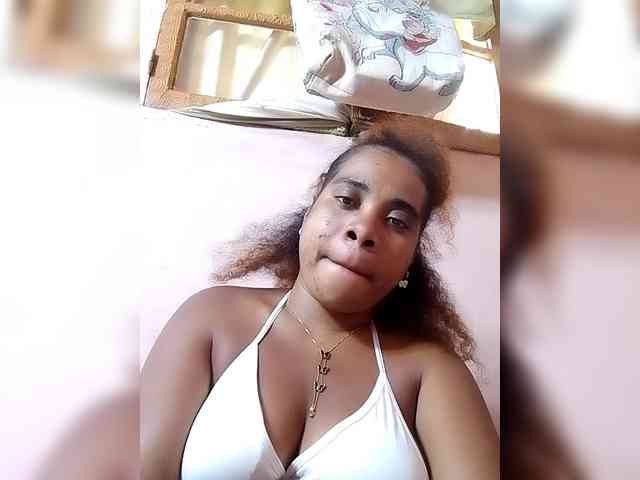 AlineEdena webcam