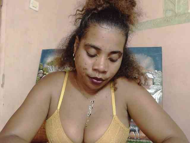 AlineEdena webcam