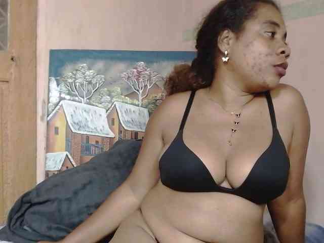 AlineEdena Live Webcam on BongaCams