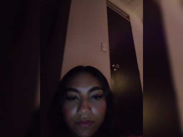 Alahia's BongaCams show and profile