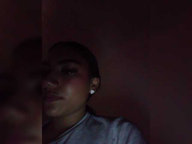 Alahia's BongaCams show and profile