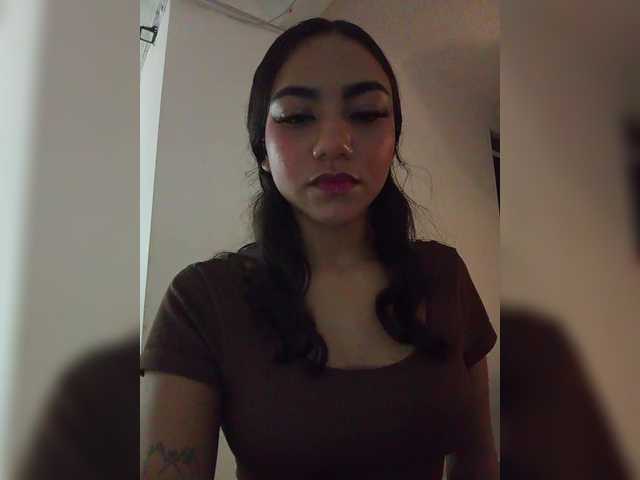 Alahia's BongaCams show and profile