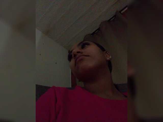 Alahia's BongaCams show and profile