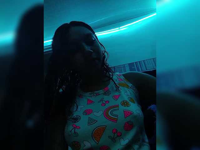 Alahia's BongaCams show and profile