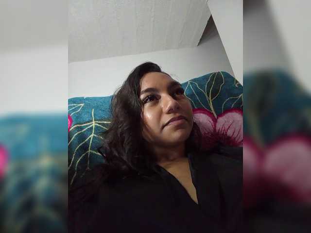 Alahia's BongaCams show and profile