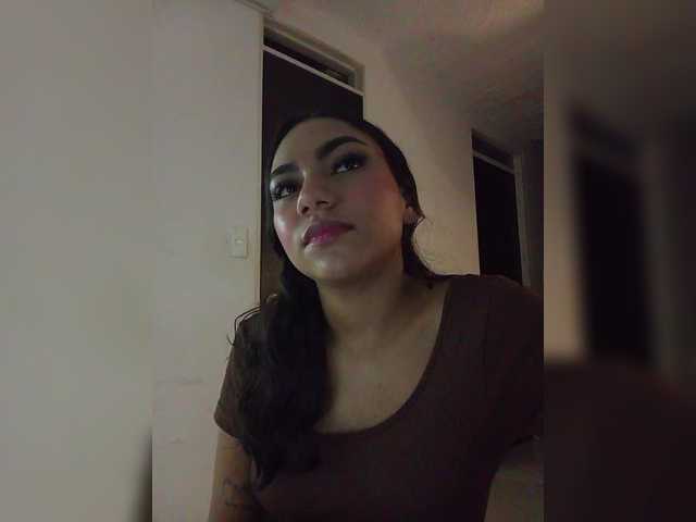 Alahia's BongaCams show and profile