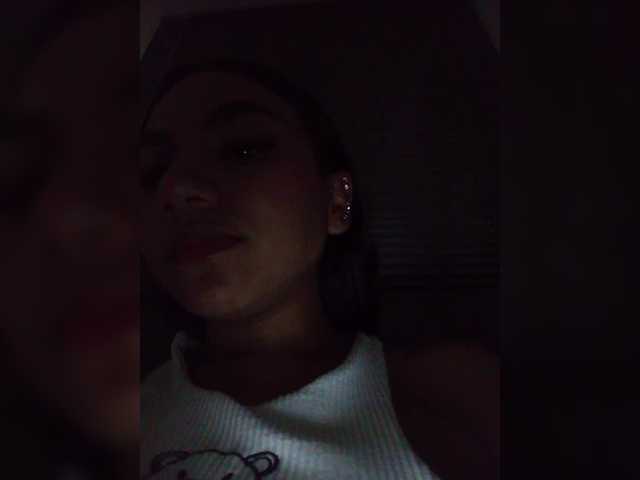 Alahia's BongaCams show and profile