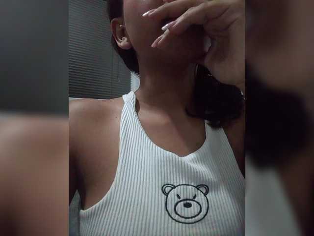 Alahia's BongaCams show and profile