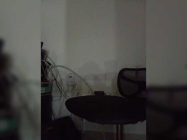 Alahia's BongaCams show and profile