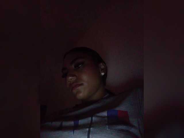 Alahia's BongaCams show and profile