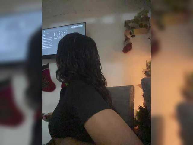 Alahia's BongaCams show and profile