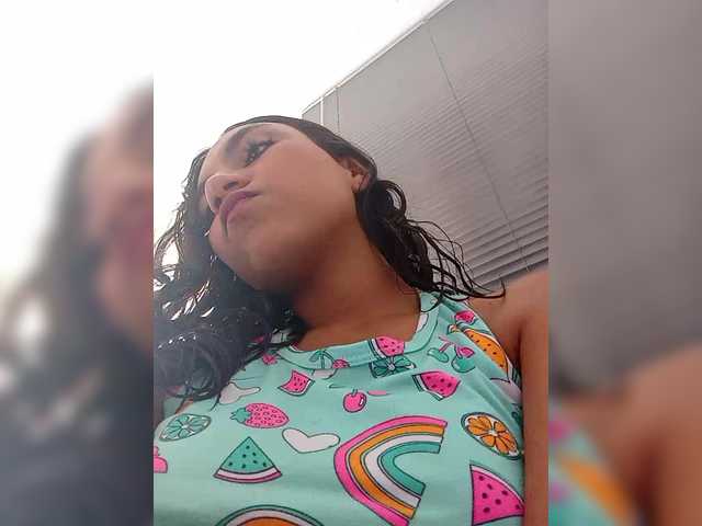 Alahia's BongaCams show and profile