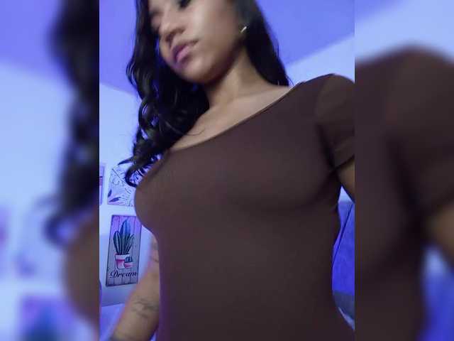 Alahia's BongaCams show and profile