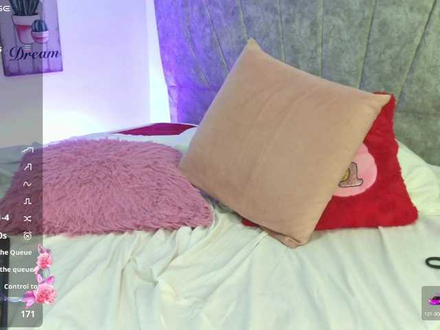 Alahia es otra camgirl española disponible en vivo