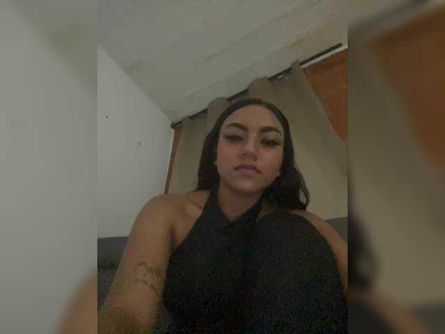 Alahia's BongaCams show and profile