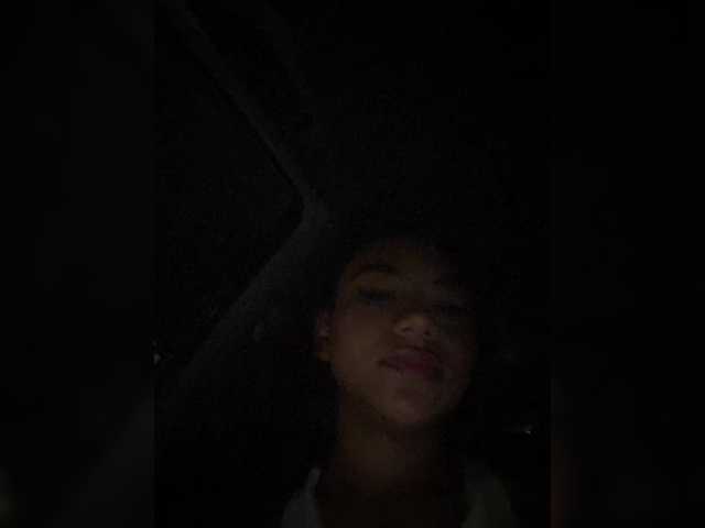 Alahia's BongaCams show and profile