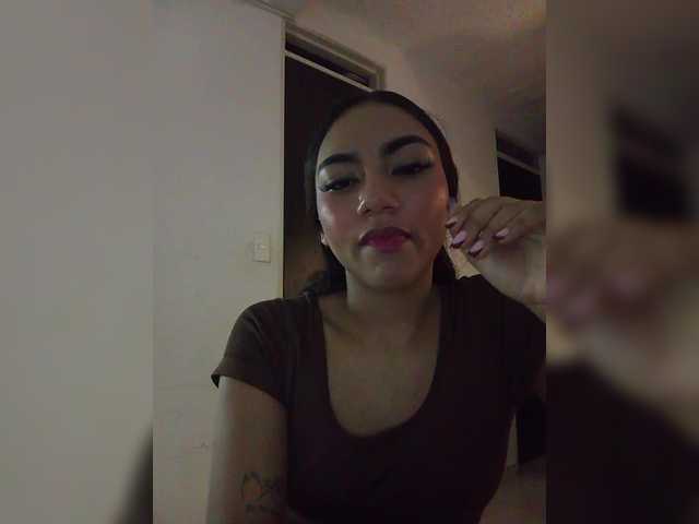 Alahia's BongaCams show and profile