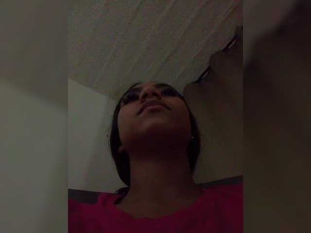 Alahia's BongaCams show and profile