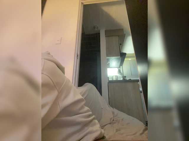 Alahia's BongaCams show and profile