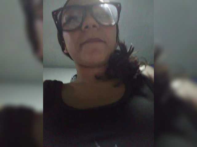 Alahia's BongaCams show and profile