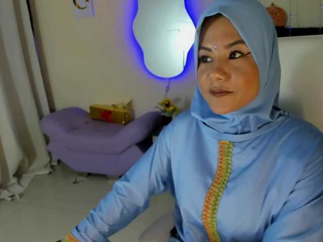 MalakChauriye's BongaCams show and profile