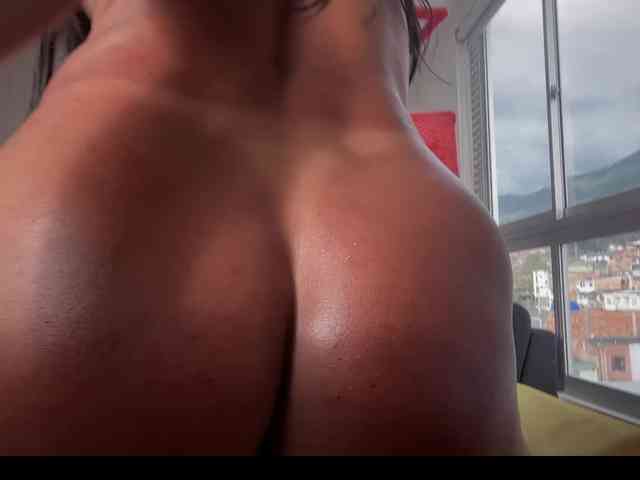 crossmichelle Live Webcam on BongaCams