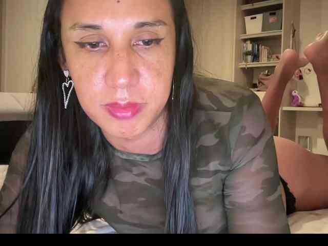 crossmichelle Live Webcam on BongaCams