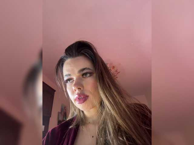 GiaVibey's BongaCams show and profile