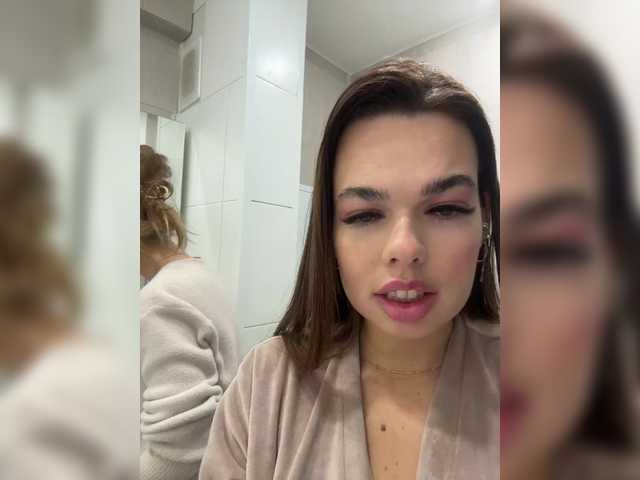 GiaVibey's BongaCams show and profile