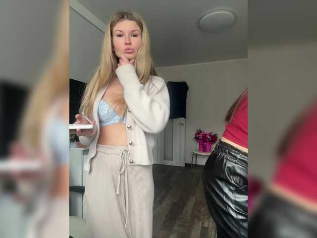 GiaVibey's BongaCams show and profile