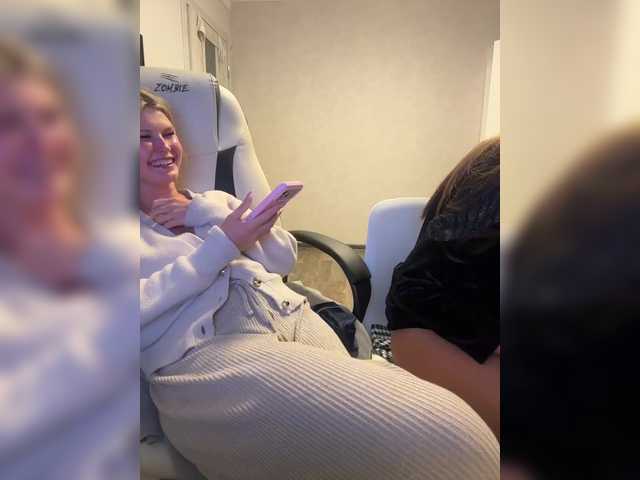 GiaVibey's BongaCams show and profile