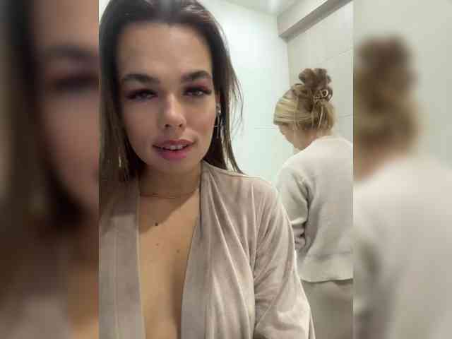 GiaVibey Live Webcam on BongaCams