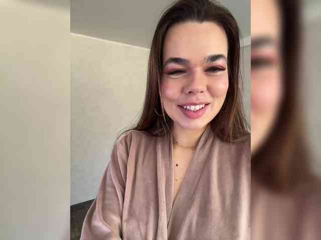 GiaVibey Live Webcam on BongaCams