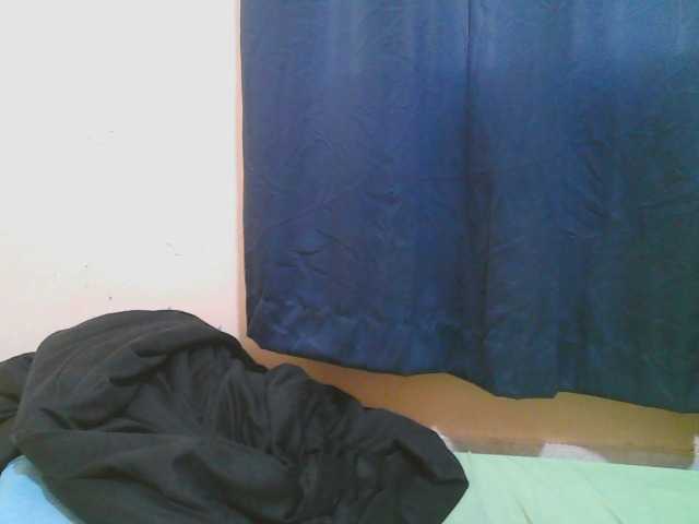 naughty-slender Live Cam on BongaCams