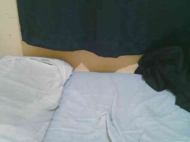 naughty-slender webcam