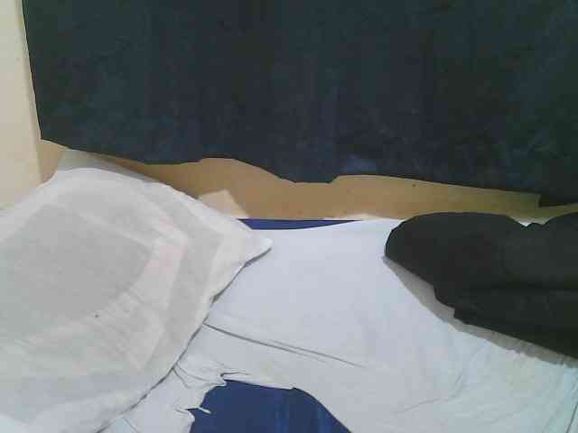 naughty-slender webcam