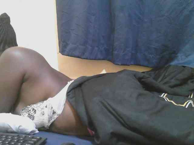 naughty-slender webcam