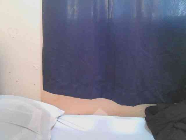 naughty-slender webcam