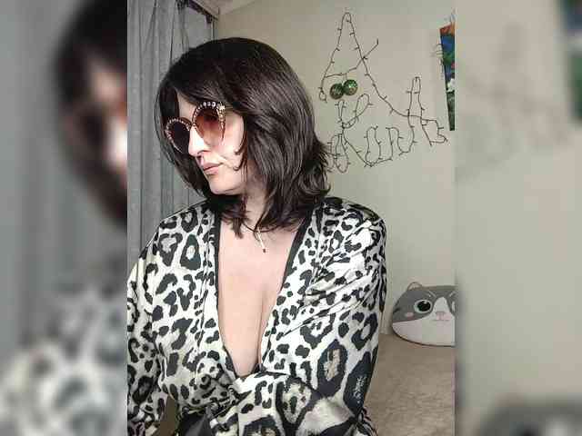 ZINA-PUSSY-JUICY webcam