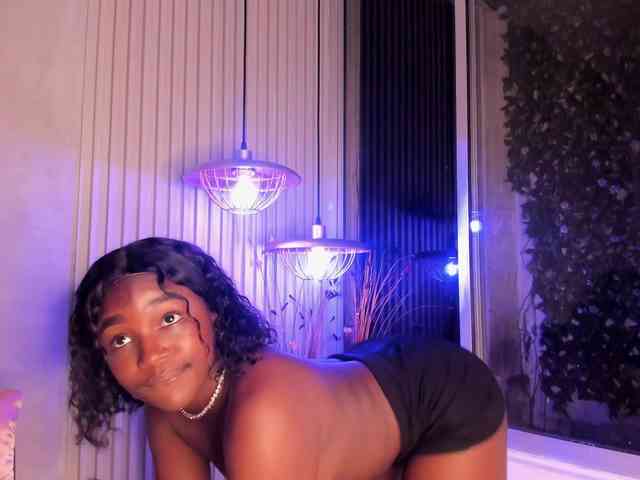 MissMahalaa webcam