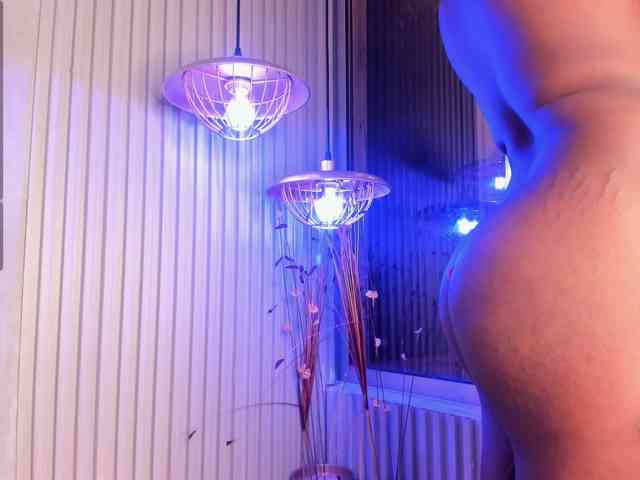 MissMahalaa webcam