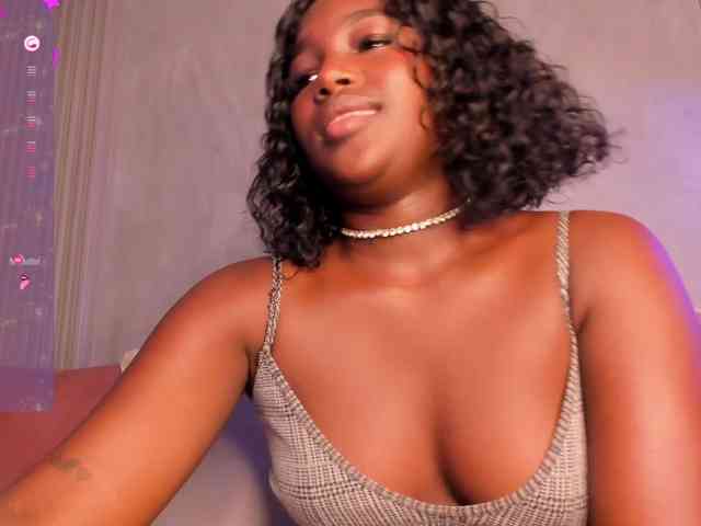MissMahalaa webcam