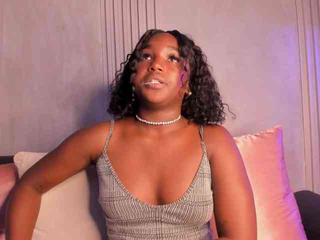 MissMahalaa webcam