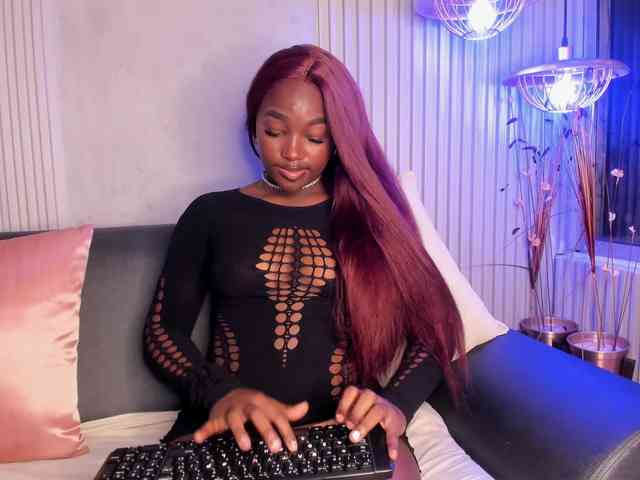 MissMahalaa webcam