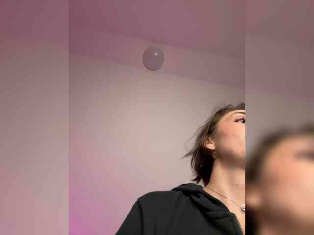Milana_22 webcam