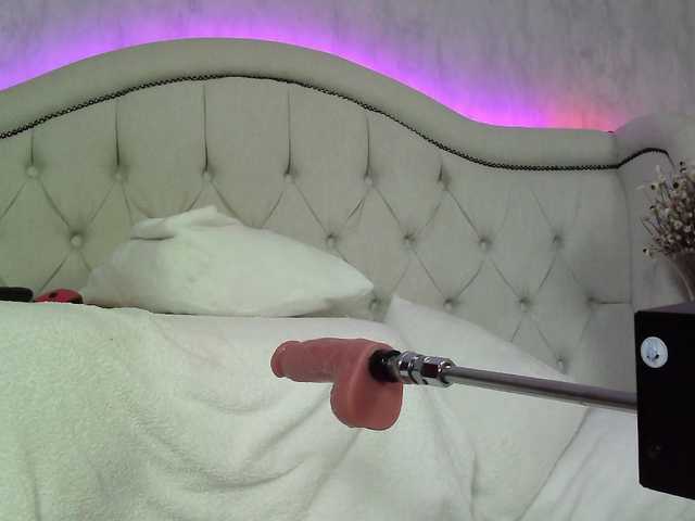 CarolSlut1985's BongaCams show and profile