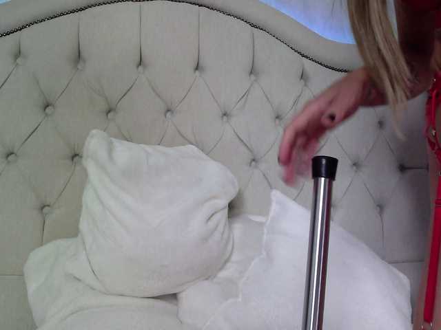 CarolSlut1985's BongaCams show and profile